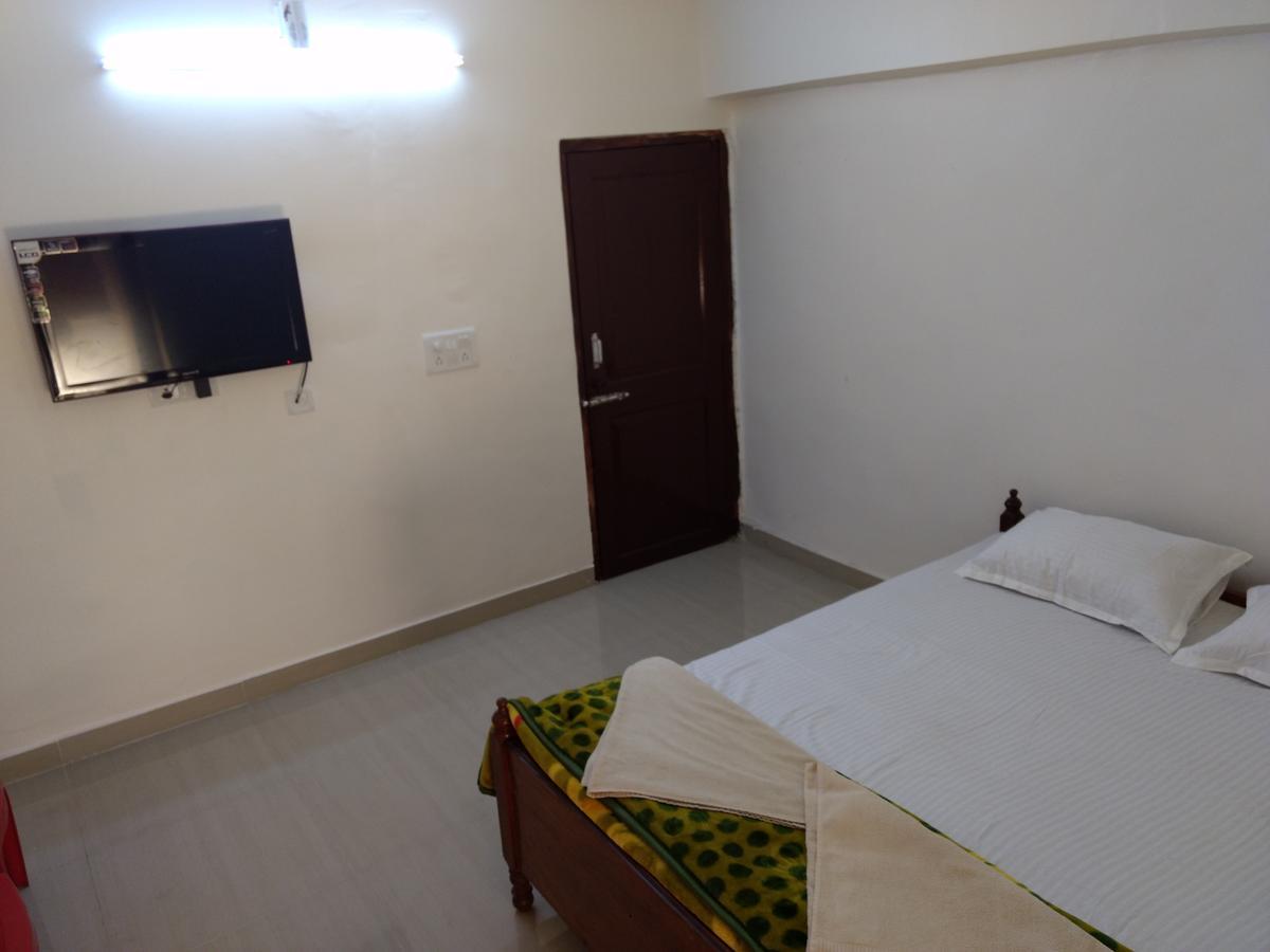 Hotel Shreya بوهفانيشفار المظهر الخارجي الصورة