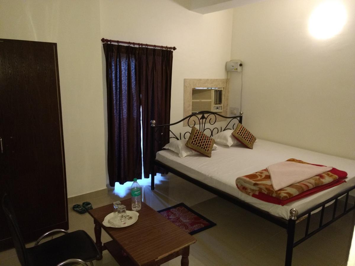 Hotel Shreya بوهفانيشفار المظهر الخارجي الصورة