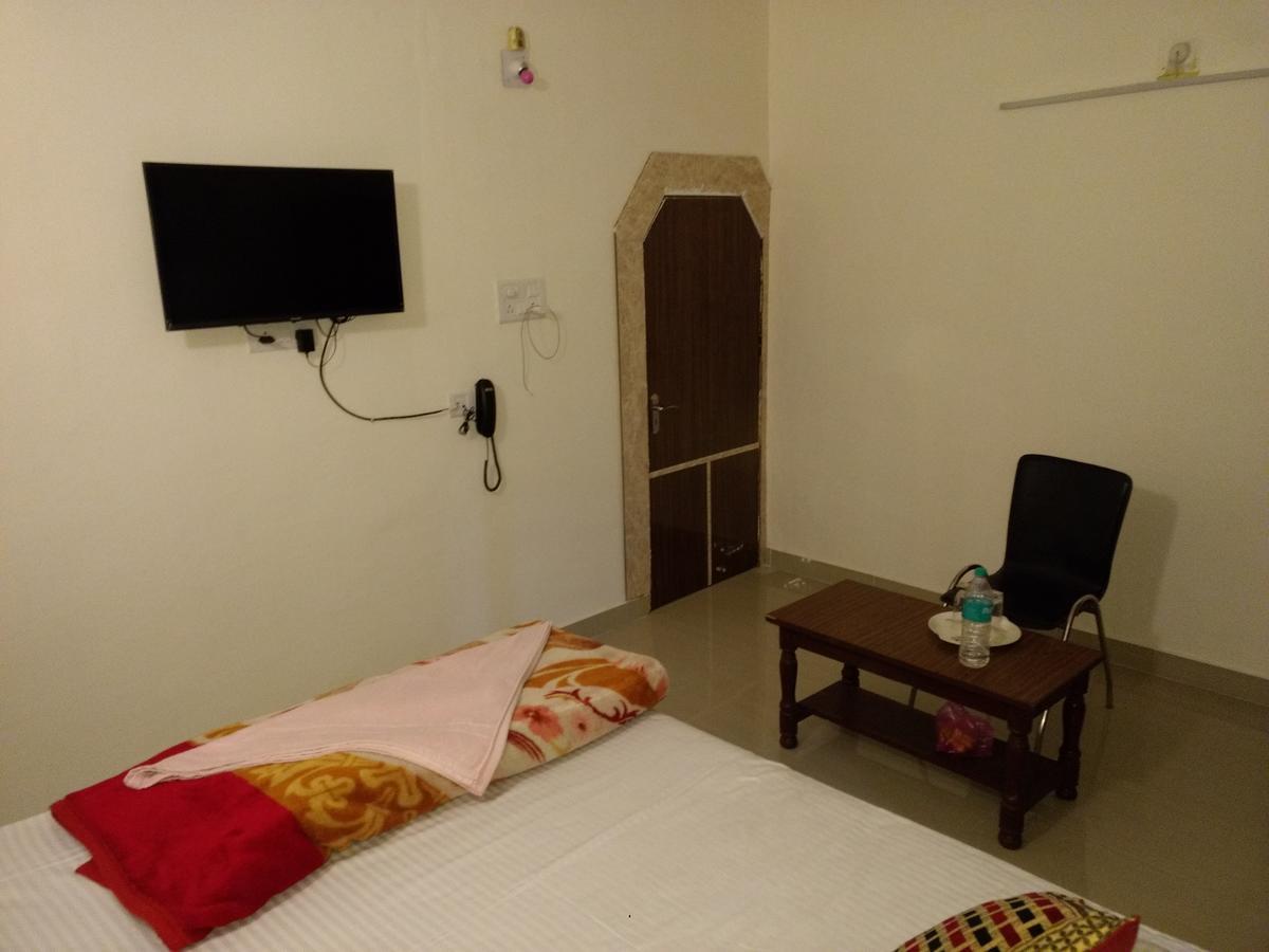 Hotel Shreya بوهفانيشفار المظهر الخارجي الصورة